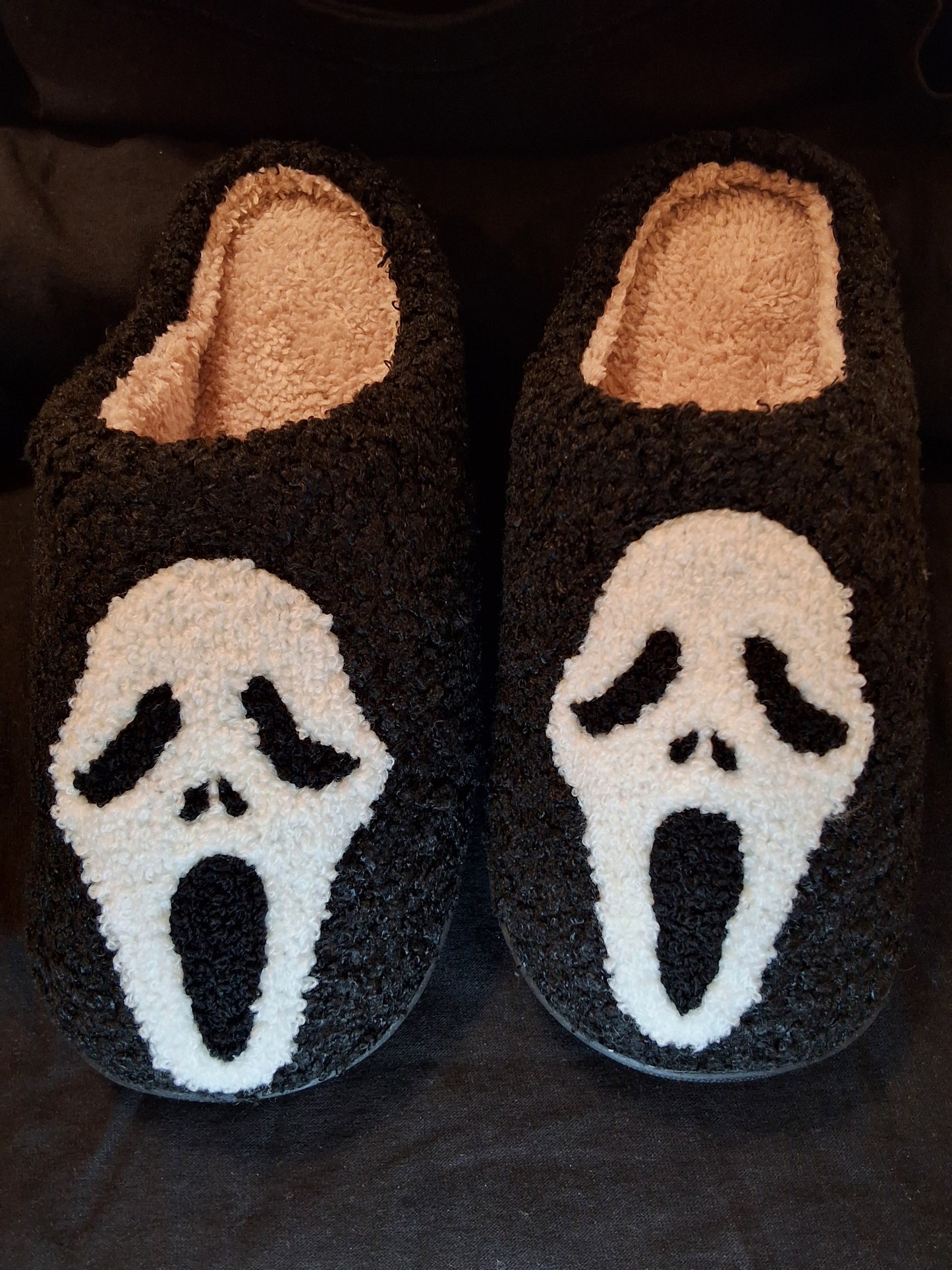 Killer Slippers, Ghost Face